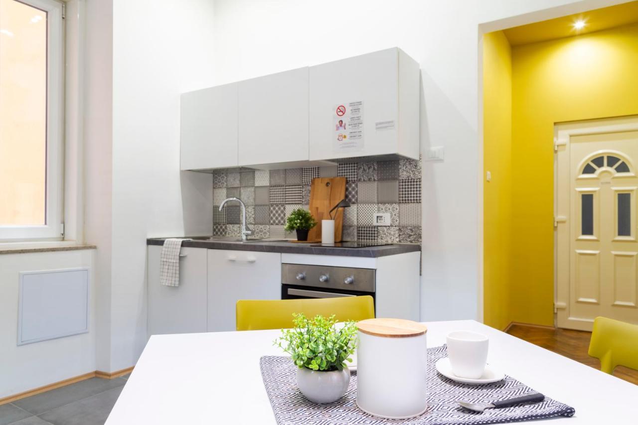 Elegante Appartamento Vicino Alla Stazione - Gold Trieste Ngoại thất bức ảnh